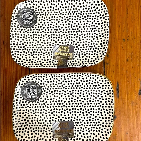 2 Thyme & Table Appetizer Plates - Picture 4 of 5